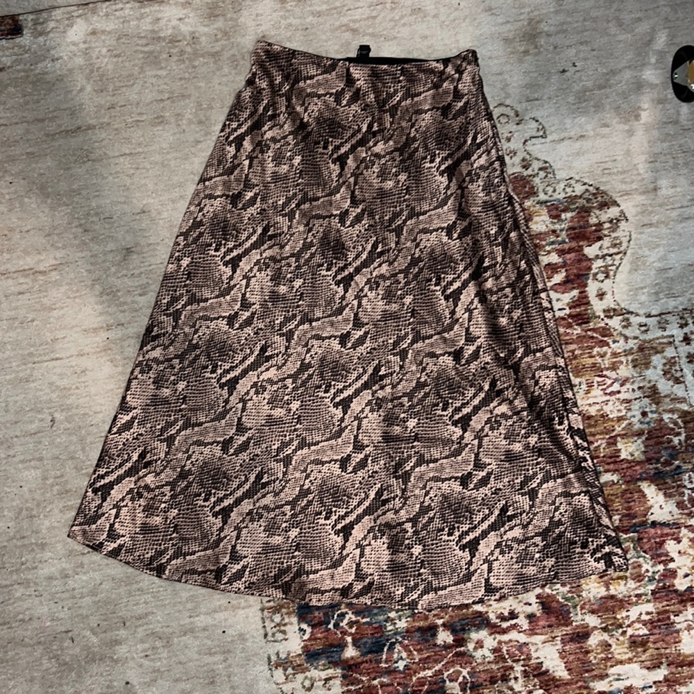 WOMENS EXPRESS LONG SKIRT SIZE XS